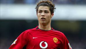 2004: In der Folge war Ronaldo ungewohnt pragmatisch und hielt seine merklich länger gewordenen Haare mit einem Haarreif zurück.
