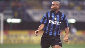 RONALDO (1997-2002): Il Phenomeno machte nur 99 Spiele für Inter, traf aber 59-mal. Führte Inter 1998 zum UEFA-Cup-Sieg und wurde 1997 Weltfußballer.