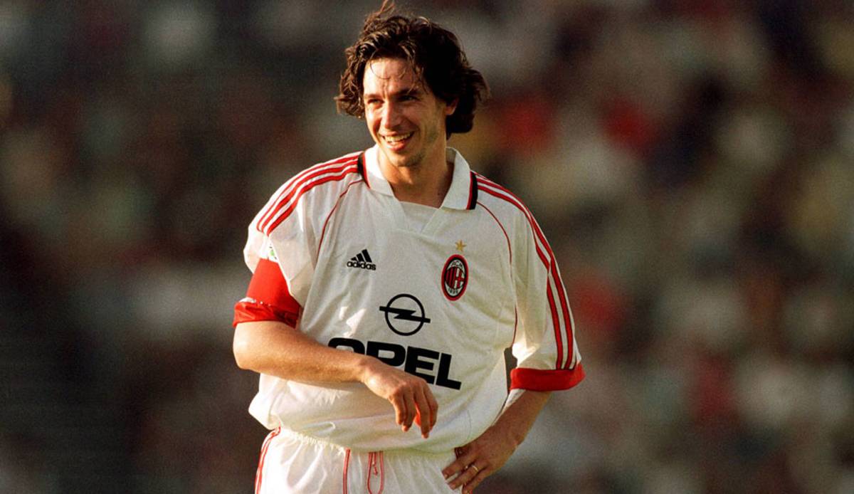 DEMETRIO ALBERTINI: Einer der besten Mittelfeldstrategen der 90er. Albertini war für Milan und Italien die Schaltzentrale und räumte auf Vereinsebene fast alles ab. Er war Andrea Pirlo vor Andrea Pirlo.