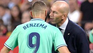 Zinedine Zidane (r.) hat Karim Benzema gelobt.