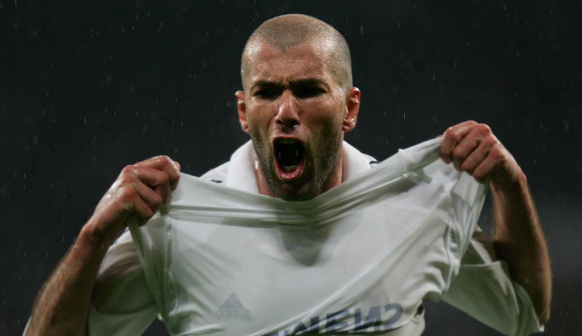 Platz 5: Zinédine Zidane (77,5 Mio. Euro, Juventus Turin, 2001) - Welt- und Europameister Zidane schlug bei Real direkt ein und etablierte sich als Klublegende, ehe er 2006 seine Fußballschuhe an den Nagel hängte.