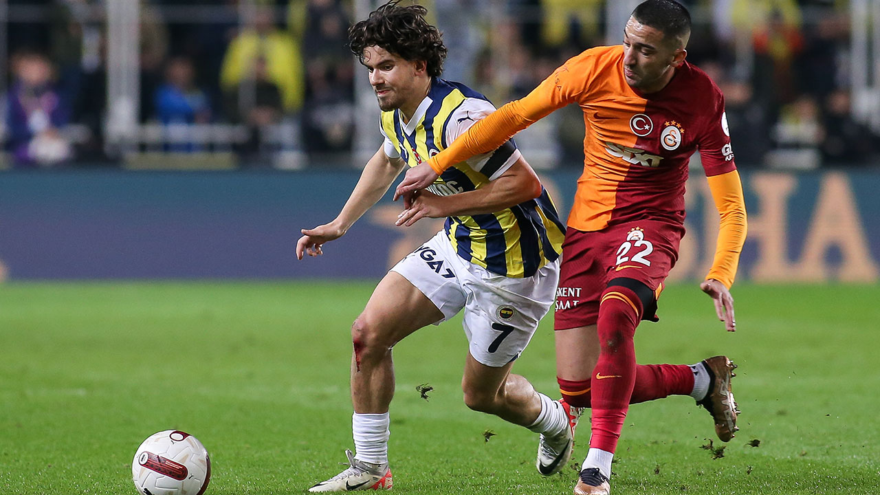 Galatasaray trifft heute auf Fenerbahce.
