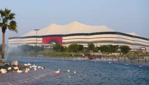 Das Al-Bayt Stadium: Hier wird das Eröffnungsspiel am 20. November ausgetragen. Die zeltartige Bauweise ist an die traditionellen Unterkünfte der früheren Nomadenvölker Katars angelehnt.
