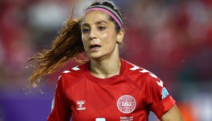 TV-Expertin Nadia Nadim hat im Fernsehstudio während des Auftaktspiels der dänischen Mannschaft bei der Fußball-WM vom Tod ihrer Mutter erfahren.