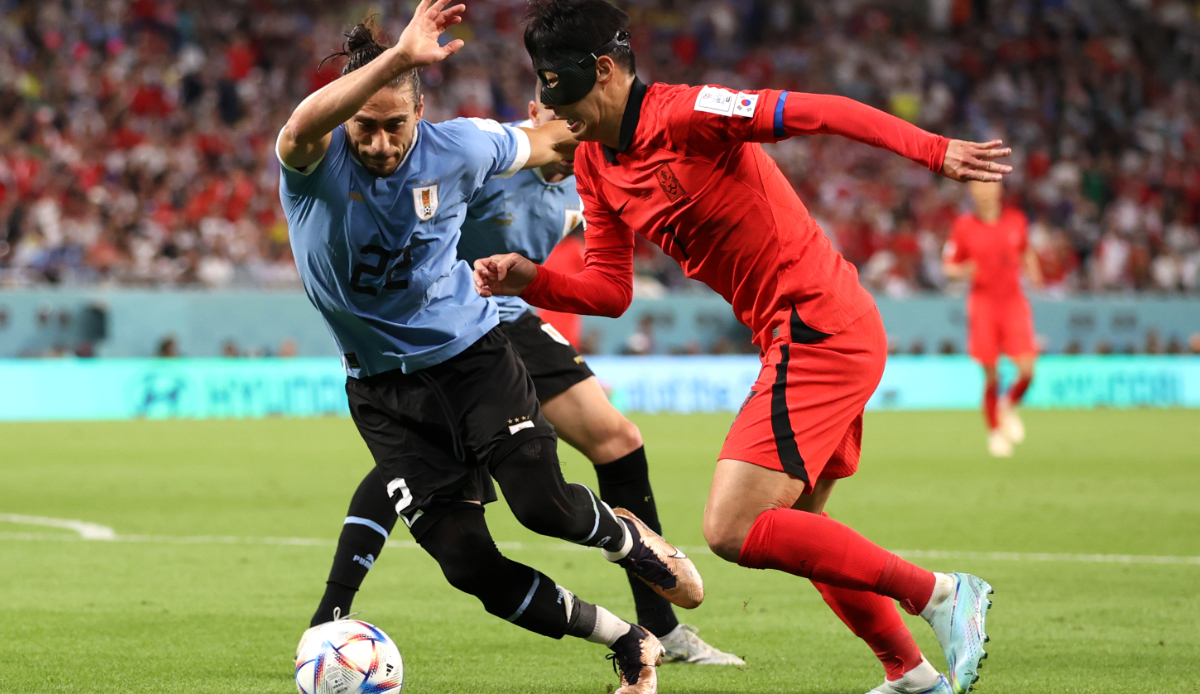 Heung-Min Son hat heute gegen Uruguay einen schweren Stand.