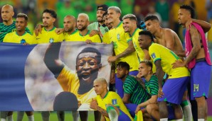 Nach dem WM-Achtelfinale gegen Südkorea versammelte sich die brasilianische Nationalmannschaft vor einem Banner und wünschte Pelé alles Gute.