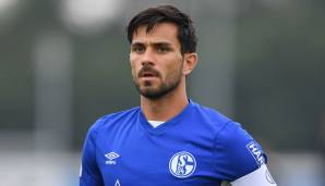 Kapitän Danny Latza steht dem Zweitligisten Schalke 04 aufgrund einer Muskelverletzung aus dem St.-Pauli-Spiel (1:2) bis zum Jahresende nicht mehr zur Verfügung.