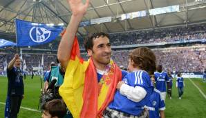 RAUL (2010 von Real Madrid): Lenkte die Aufmerksamkeit auf Schalke, als er von Real kam und für einen Paukenschlag sorgte. Sein Transfer war ein voller Erfolg. Raul war Torjäger, Leader, Identifikationsfigur. Der Plan ging also voll auf. Note: 1.