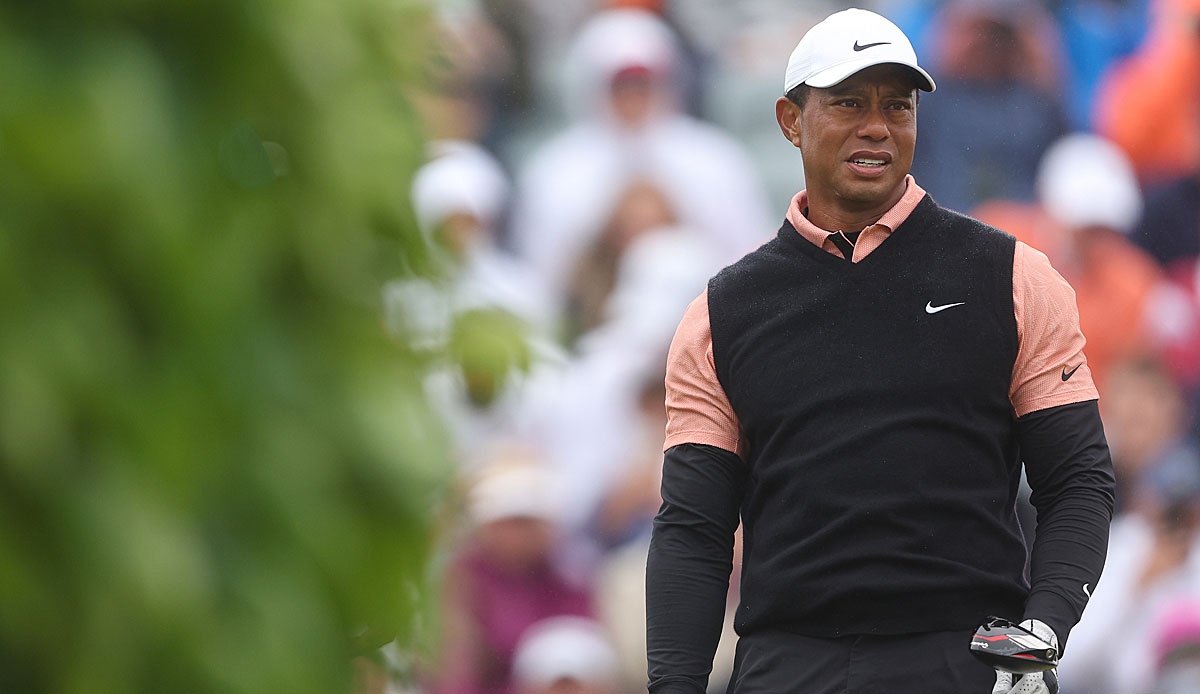 Woods ist bei der PGA Championship nach der drittschlechtesten Major-Runde seiner Karriere weit zurückgefallen.