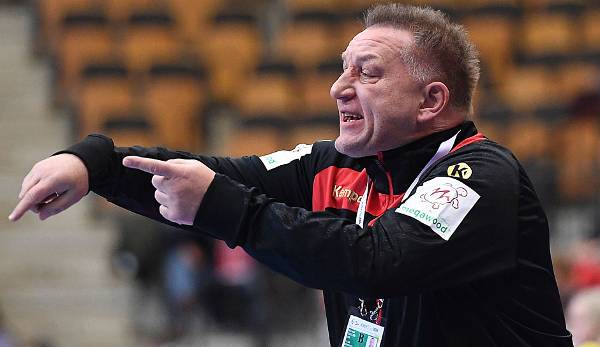 Platz 23 - Ukraine: Trainer Michael Biegler ist bestens bekannt. Das Team, das in der Quali-Gruppe lediglich die Färöer Inseln hinter sich ließ, plagt sich aber mit Verletzungssorgen herum. Ein Hoffnungsschimmer: Torhüter Gennadiy Komok.