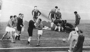 Als "Schlacht von Santiago" ging die Partie zwischen Chile und Italien in die WM-Geschichte ein.