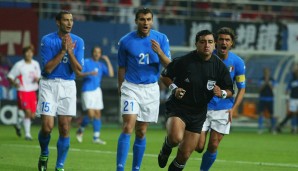 Schiedsrichter Byron Moreno machte sich mit seinen Entscheidungen im WM-Achtelfinale 2002 keine Freunde in Italien.