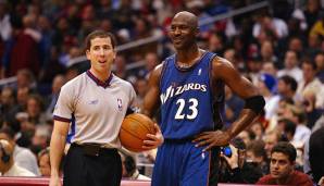 "Zu 99,9 Prozent bin ich mir sicher, dass ich nie mehr ein NBA-Spiel bestreiten werde", sagte Jordan. Es wurden noch 142 - für die Washington Wizards von 2001 bis 2003.