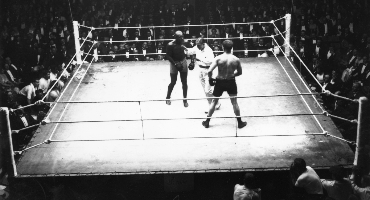 Hielt den Titel von 1908 bis 1915. Größtes Highlight: der "Fight of the Century" vor 20.000 Zusehenden gegen James Jeffries, der aus der Rente kam.