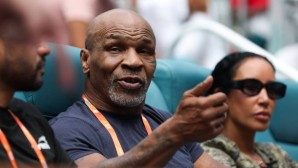 Mike Tyson gibt mit 57 Jahren sein Comeback im Boxring.