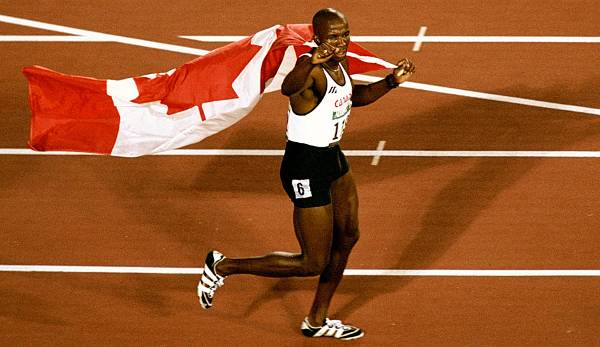 Donovan Bailey (Bild) in 9,84 Sekunden (CAN, Juli 1996 in Atlanta) und Maurice Greene in 9,79 Sekunden (USA, Juni 1999 in Athen) brachen den Weltrekord, ehe sechs Jahre später die Dominanz der Jamaikaner begann.