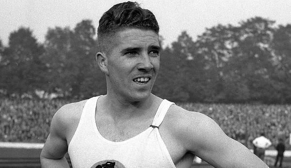 Owens' Weltrekord hielt 20 Jahre. Allerdings gelang es in dieser Zeit gleich mehreren Sprintern, die 100 Meter ebenfalls in 10,2 Sekunden zurückzulegen. Unter anderem schaffte dies der Deutsche Heinz Fütterer (Bild) im Oktober 1954 in Yokohama.