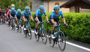 Das Team Astana angeführt vom Italiener Fabio Felline bei der 16. Etappe.