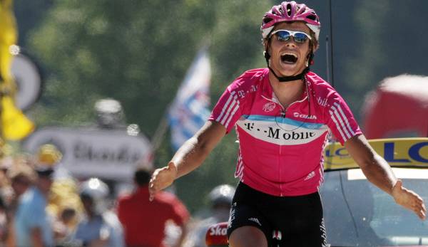 Ein Etappensieg: LINUS GERDEMANN (2007) - Gerdemann setzte sich auf der 7. Etappe am Schlussanstieg zum Col de la Colombiere ab und gewann die Etappe überlegen. Als Lohn durfte er die folgende Etappe im Maillot Jaune bestreiten.
