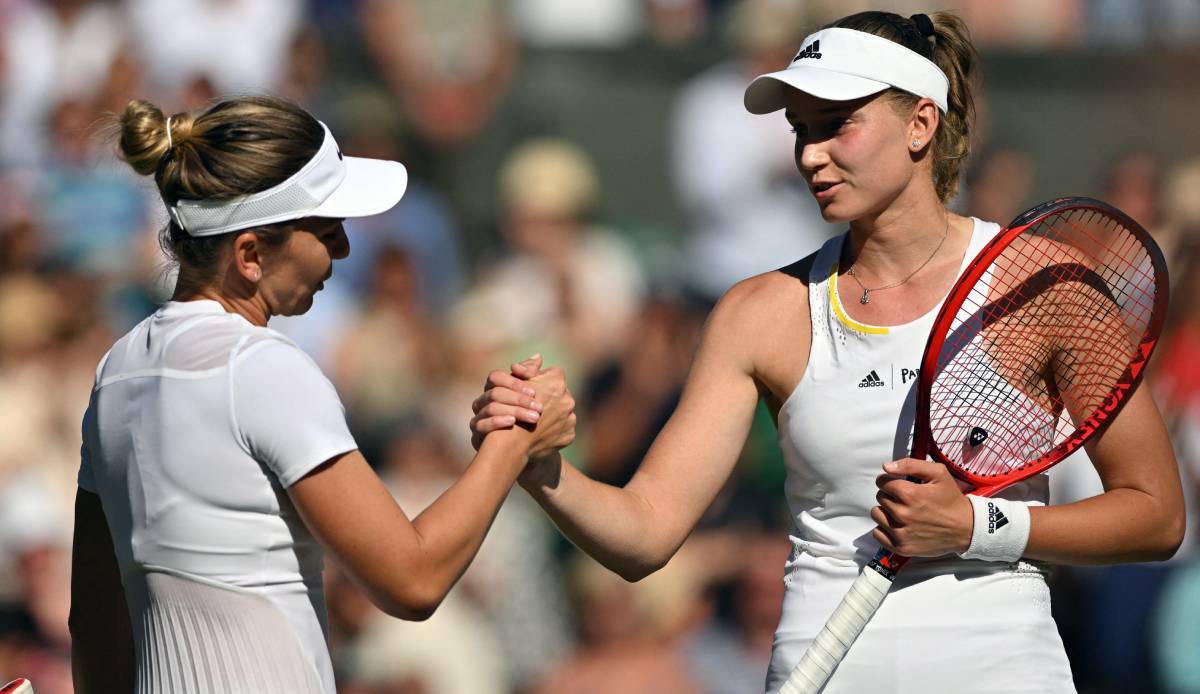 Jelena Rybakina schlug im Wimbledon-Halbfinale Simona Halep mit 6:3, 6:3.