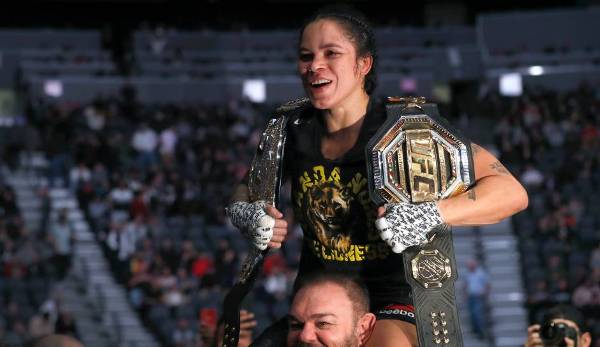 Am 9. Juli 2016 besiegte Amanda Nunes bei UFC 200 Miesha Tate und wurde UFC-Champion im Bantamgewicht. Am 29. Dezember 2018 knockte Nunes bei UFC 232 Cris Cyborg aus und wurde somit auch UFC-Champion im Federgewicht.