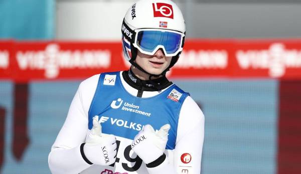 Der zweifache Junioren-Weltmeister von 2018 sprang in dieser Saison erst einmal auf das Podest, verzichtete dann bewusst auf die Skiflug-WM. Die Form scheint aber jetzt auch noch nicht da zu sein. In Engelberg wurde er 10. und 14.
