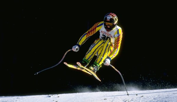 14.1.1989: Brian Stemmle zieht sich bei der Steilhang-Ausfahrt lebensgefährliche Verletzungen zu und liegt tagelang auf der Intensivstation. Stemmle kehrt Jahre später sogar wieder zurück, muss nach einem weiteren Kitz-Sturz aber seine Karriere beenden.