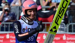 Skispringer Karl Geiger hat das erste von zwei Weltcupspringen im Schweizer Engelberg gewonnen und seinen zweiten Saisonsieg gefeiert.