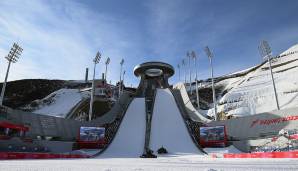 Nicht nur spektakulär sondern gar pompös erscheint das neue Skisprungzentrum, das für mehr als 50 Millionen Euro neu erbaut wurde.
