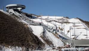 Neben den Skispringer und Skispringerinnen absolvieren auch die Nordischen Kombinierer hier ihre Wettkämpfe - zumindest den ersten Teil ...