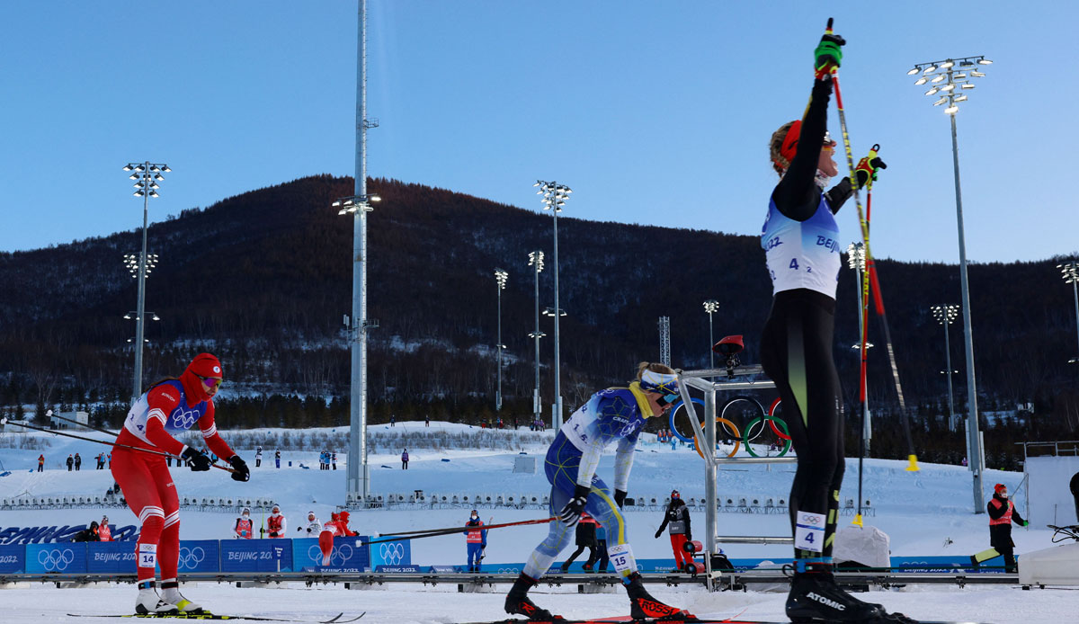 Nicht nur deutsche Wintersport-Fans fieberten beim sensationellen Goldmedaillen-Gewinn von Victoria Carl und Katharina Hennig mit. Auch ARD-Mann Jens-Jörg Rieck ging während seines Live-Kommentars in Peking völlig aus sich heraus.