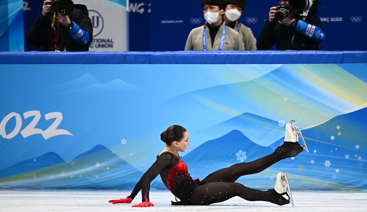 Drama des Tages: KAMILA WALIJEWA. Irre, was da in der Kür des Eiskunstlaufs abging. Unter riesigem Druck schaffte es die 15-Jährige, die unter Dopingverdacht steht, nicht, ihre Leistung abzurufen und wurde am Ende doch 'nur' Vierte.