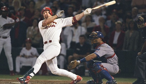 Platz 11: Mark McGwire - 583 HR (1986-2001 für die Oakland Athletics, St. Louis Cardinals)