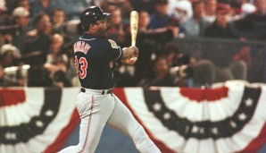 19 GRAND SLAMS: Eddie Murray (1977-1997; Orioles, Dodgers, Mets, Indians, Angels) - 504 Homeruns schlug "Steady Eddie" in seiner Karriere, er war der dritte Spieler mit 500 Long Balls und 3.000 Hits. Seine Statue steht vor Camden Yards in Baltimore