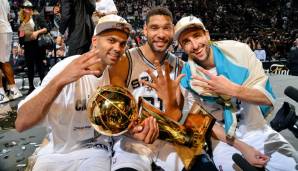 Aus ihrer Generation konnte da nur Tim Duncan mithalten. The Big Fundamental holte mit den Spurs zwischen 1999 und 2014 fünf Titel und staubte dabei drei Finals-MVPs ab.