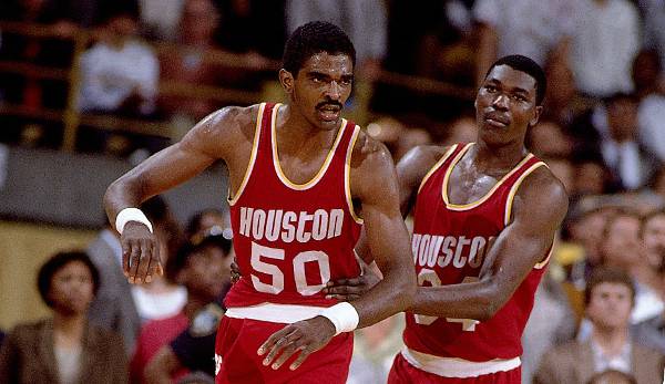Platz 6: Ralph Sampson und Hakeem Olajuwon waren bei den Rockets die ersten "Twin Towers". Ein Titel war ihnen gemeinsam aber nicht vergönnt, da Sampson zu oft verletzt war.
