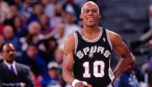 DENNIS RODMAN: 1995 von den San Antonio Spurs zu den Chicago Bulls getradet.