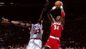 … Olajuwon gewann mit Houston zwei Titel, einen gegen Ewing und die Knicks im Jahr 1994. Die Knicks führten bereits mit 3-2, dann drehte The Dream aber auf.