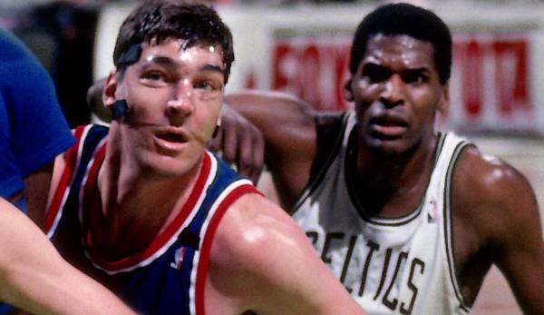 1987 eskalierte es, Parish verlor die Nerven und schlug den Pistons-Center mit einem kräftigen Hieb zu Boden. Heutzutage unvorstellbar.