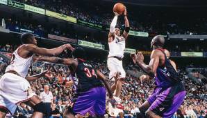 PLATZ 12: 54 Punkte von Allen Iverson (Philadelphia 76ers) - Spiel 2 der Eastern Conference Semifinals 2001 gegen die Toronto Raptors.