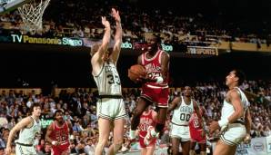 PLATZ 1: 63 Punkte von Michael Jordan (Chicago Bulls) - Spiel 2 der ersten Runde 1986 gegen die Boston Celtics.