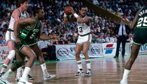 PLATZ 17: Dennis Johnson (SuperSonics, Suns, Celtics) - Berühmt für seinen Layup nach Birds Steal 1987 gegen die Pistons - und für seine Defense. Danny Ainge nannte DJ einmal "einen der unterschätztesten Spieler der Geschichte der Liga".