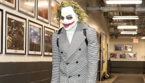 Manche NBA-Stars verkleideten sich auch einfach vor den Spielen. Hier haben wir Spencer Dinwiddie von den Brooklyn Nets mit einer Joker-Maske.