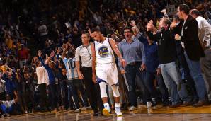 2016 - Platz 1: Stephen Curry (Golden State Warriors) - 1310 Punkte (131 von 131 Erststimmen).