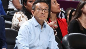 BROOKLYN NETS: Joseph Tsai zählt zu den neuesten Besitzern und musste entsprechend viel zahlen. Er überwies Mikhail Prokhorov im August 2019 unfassbare 3,3 Milliarden (inklusive Barclays Center). Nun wird der Wert der Nets auf 3,2 Milliarden geschätzt.