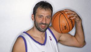 Platz 4: VLADE DIVAC (1989-2005) | Teams: Lakers, Hornets, Kings | Stats: 1.134 Spiele, 11,8 PPG, 8,2 RPG, 3,1 APG, 49,5 Prozent FG | Erfolge: 1x All-Star, All-Rookie 1990, Hall of Fame
