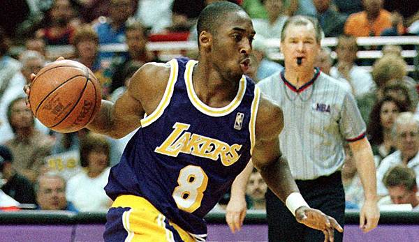 Bryant spielte für die Lakers aber auch schon im altehrwürdigen Forum in Inglewood. In seiner Rookie-Saison 1996/97 durfte Kobe sechsmal starten. Mit 18 Jahren und 158 Tagen ist er der jüngste Spieler, der je in einem NBA-Spiel von Beginn ran durfte.