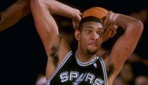 TIM DUNCAN (San Antonio Spurs im Jahr 1998) - Stats: 21,1 Punkte, 11,9 Rebounds und 2,5 Blocks bei 54,9 Prozent aus dem Feld in 39,1 Minuten (82 Spiele)