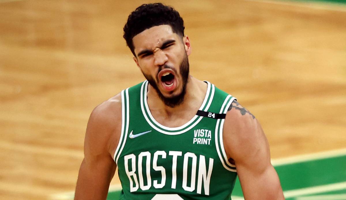Platz 2: JAYSON TATUM | Alter: 24 | Team: Boston Celtics | Karriere-Stats: 20,9 Punkte, 6,6 Rebounds und 3,0 Assists bei 45,6 Prozent FG und 38,3 Prozent Dreier | individuelle Auszeichnungen: 3x All-Star, 2x All-NBA, 1x ECF-MVP
