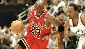 Platz 16: MICHAEL JORDAN | Team: Chicago Bulls | Saison: 1997/98 | Alter: 34 | Punkteschnitt: 28,7
